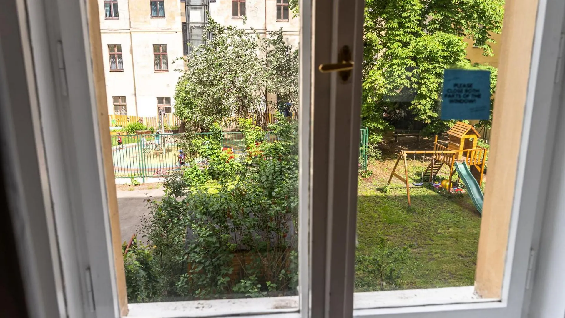 Apartments Safarikova 18 Praga Czechy