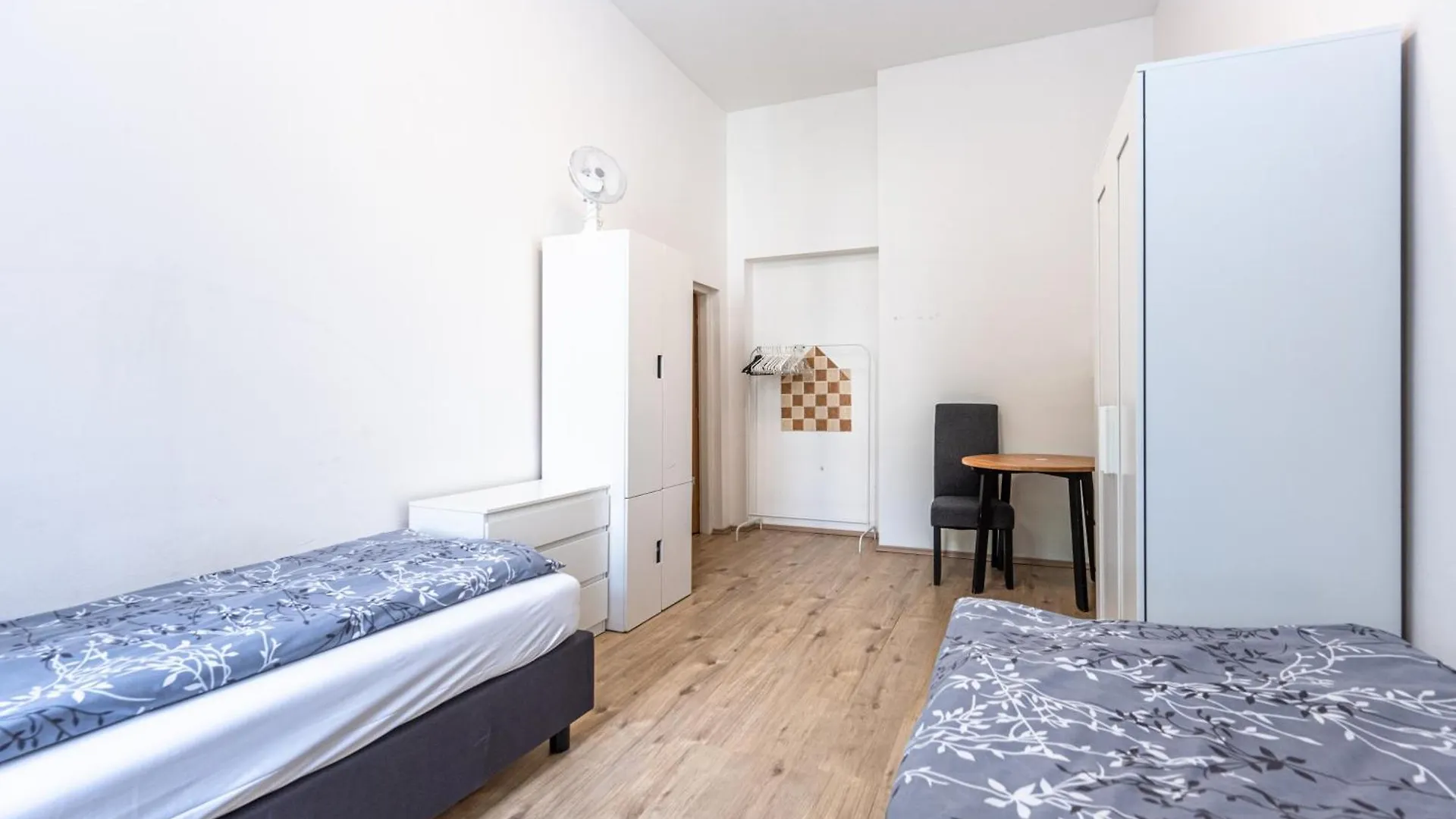 Apartments Safarikova 18 Praga Czechy
