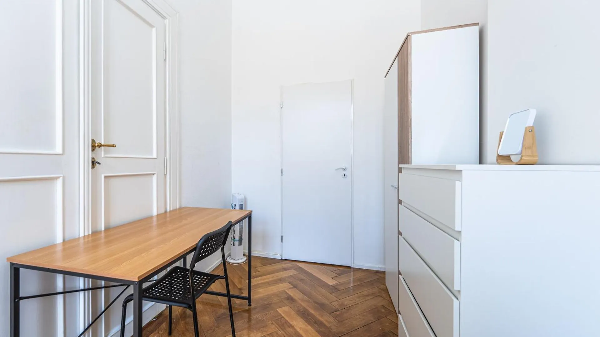 Apartments Safarikova 18 Praga 0*,